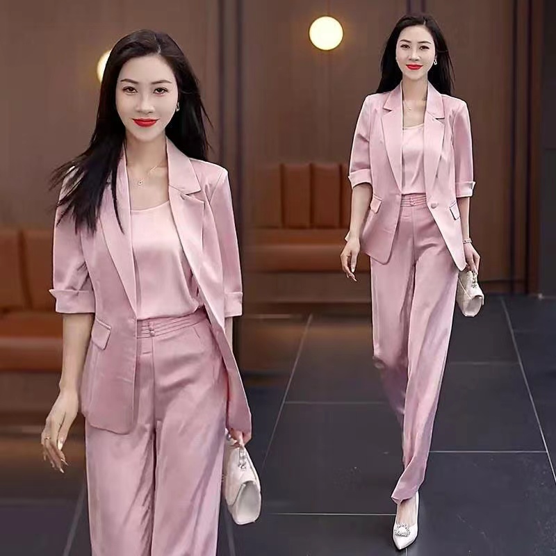 韩版小西装套装女2025秋季新款时尚减龄修身西服背心直筒裤三件套