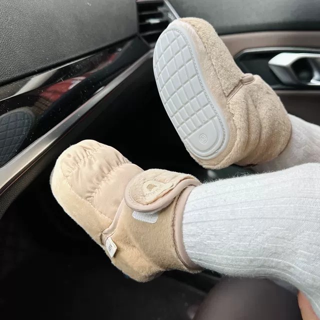 新生婴儿鞋子6到12个月软底冬季袜子秋男女宝宝加绒0-1岁学步