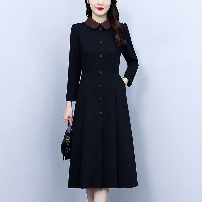 有口袋春秋连衣裙新款长袖显瘦中年妈妈时尚内搭黑色高档冬款裙子