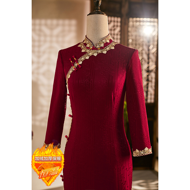 旗袍加绒2025年冬季新款红色婚宴妈妈装气质显瘦加厚中长款裙子