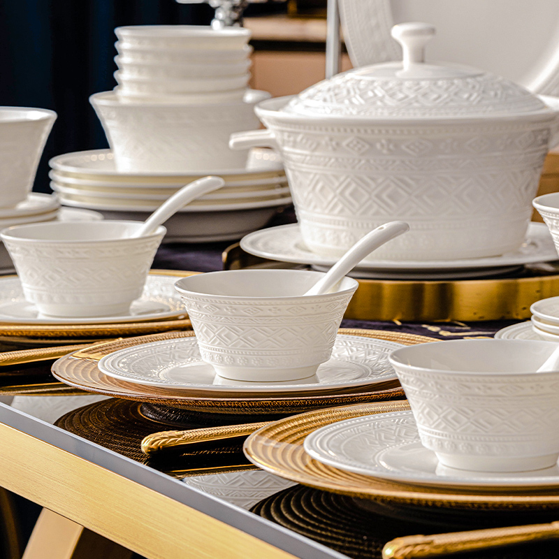 高档中式纯白浮雕景德镇骨瓷餐具一套家庭用轻奢碗盘套装乔迁礼物