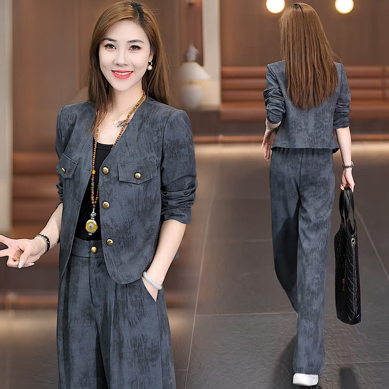 时尚套装女洋气减龄显瘦短款外套2024春秋新款阔腿裤气质两件套潮