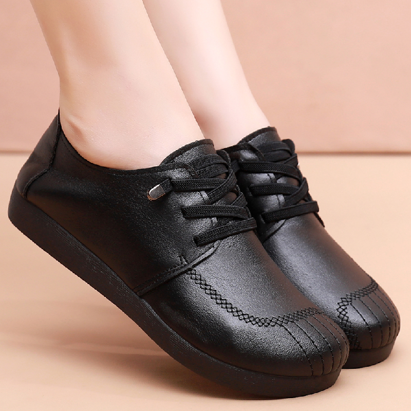 春秋款妈妈鞋女平底单鞋软底休闲复古皮鞋防滑舒适圆头中老年女鞋