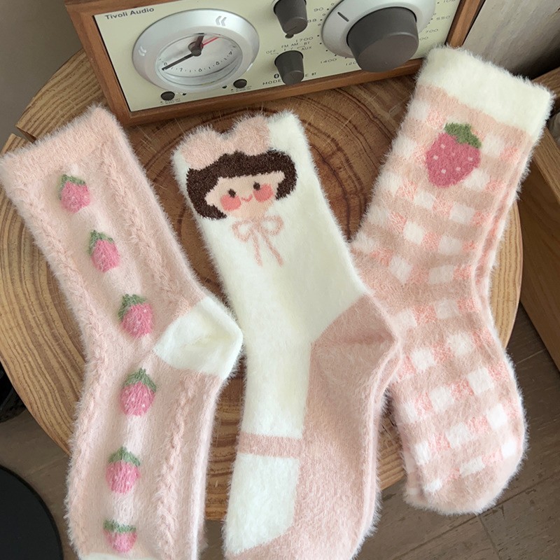 仿兔绒袜子女秋冬加厚保暖睡眠袜地板袜毛绒柔软粉色草莓少女可爱