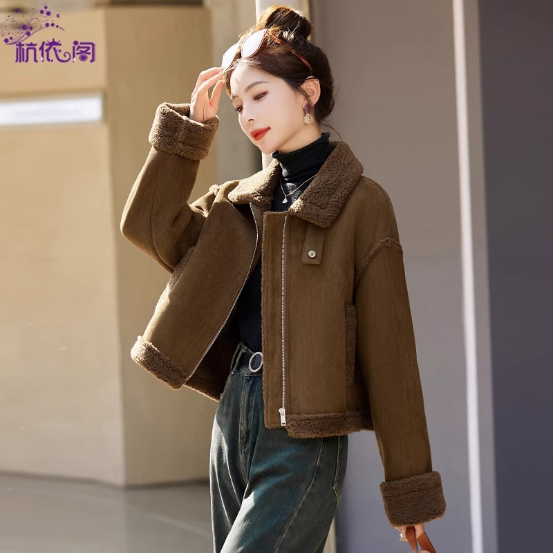 皮毛一体毛毛外套女冬季2025新款小个子美拉德鹿皮绒机车服夹克