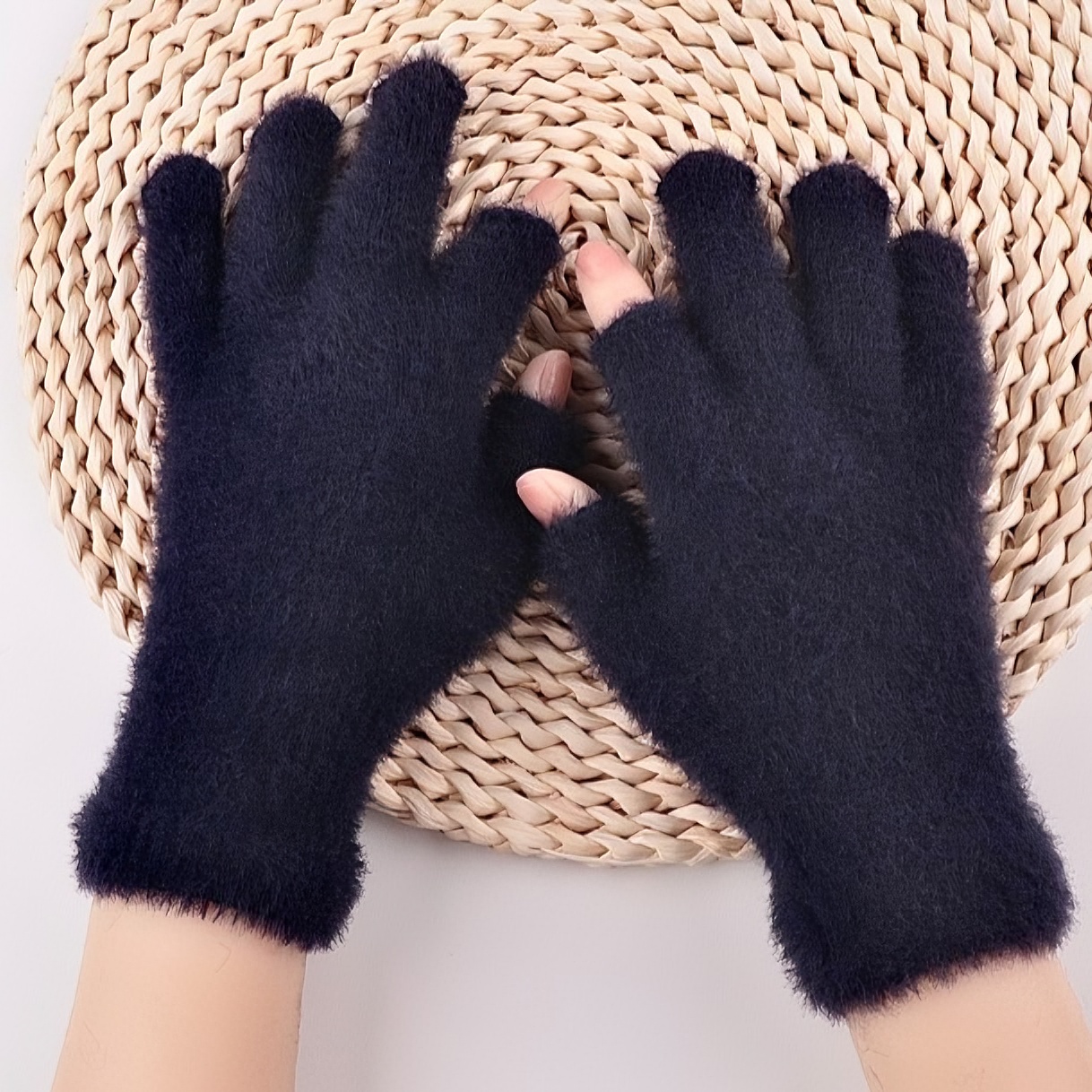 露二指手套女秋冬季仿貂绒保暖纯色办公作业学生韩版弹力露指手套