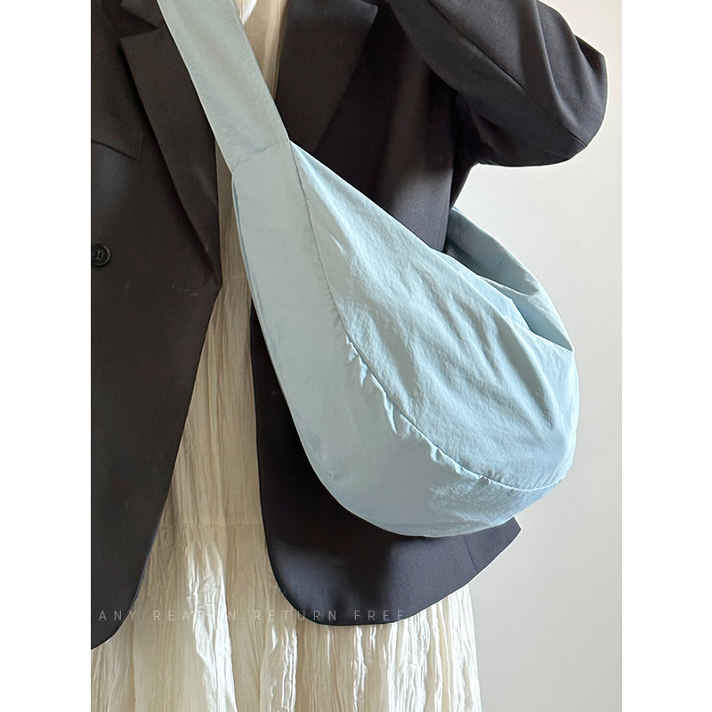 易梦玲同款包包女2023新款ins风扎染尼龙帆布包大容量单肩饺子包