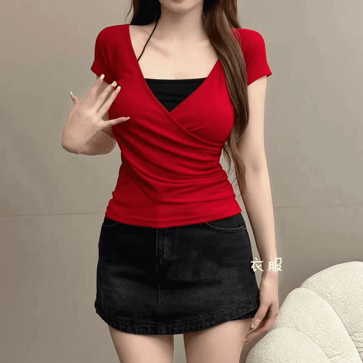 ins夏装新款辣妹假两件挂脖T恤女小众短袖性感设计显瘦修身短上衣