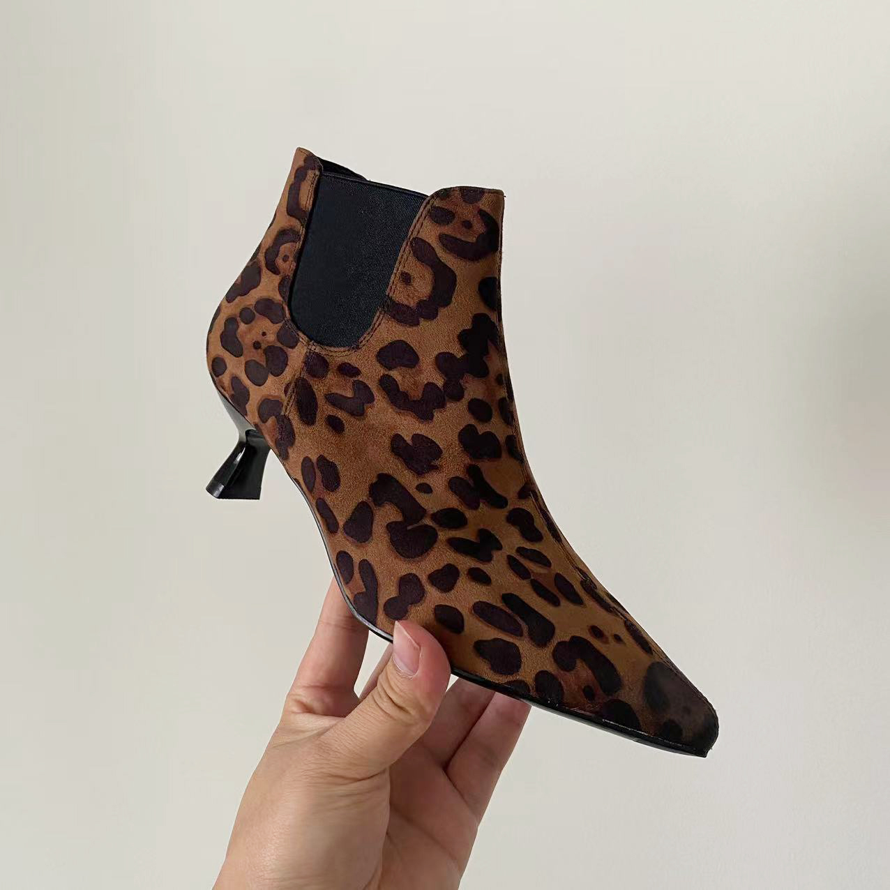 【小贝家】4cm一代细跟尖头豹纹短靴绒面高跟鞋瘦瘦靴女鞋踝靴709