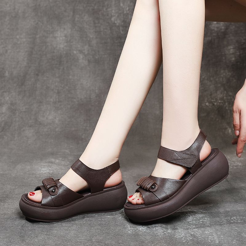 2024春季新款复古软皮罗马凉鞋女百搭露趾休闲软底坡跟厚底松糕鞋