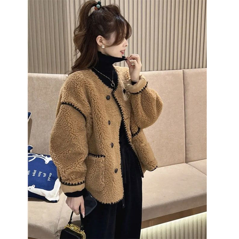 2024新款高级感小香风羊羔毛绒外套女高级感超好看绝美小上衣秋冬