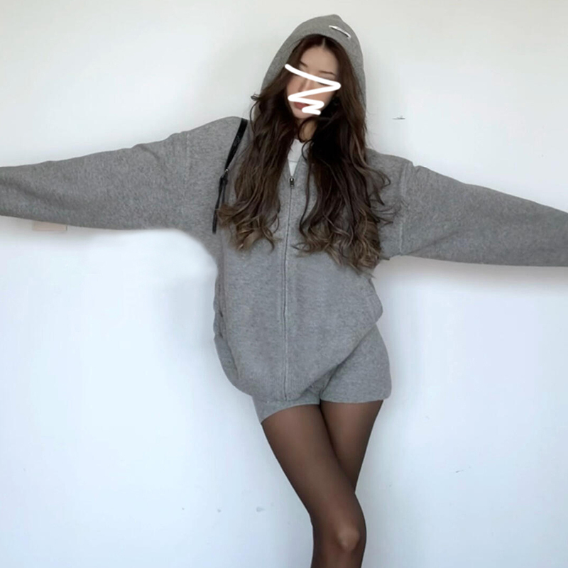 灰色套装宽松长袖连帽拉链毛衣女秋冬高腰针织短裤甜酷辣妹两件套