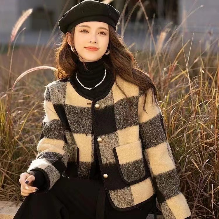 【现货+运费险】复古格子毛呢小香风外套短款秋冬高级百搭上衣0868