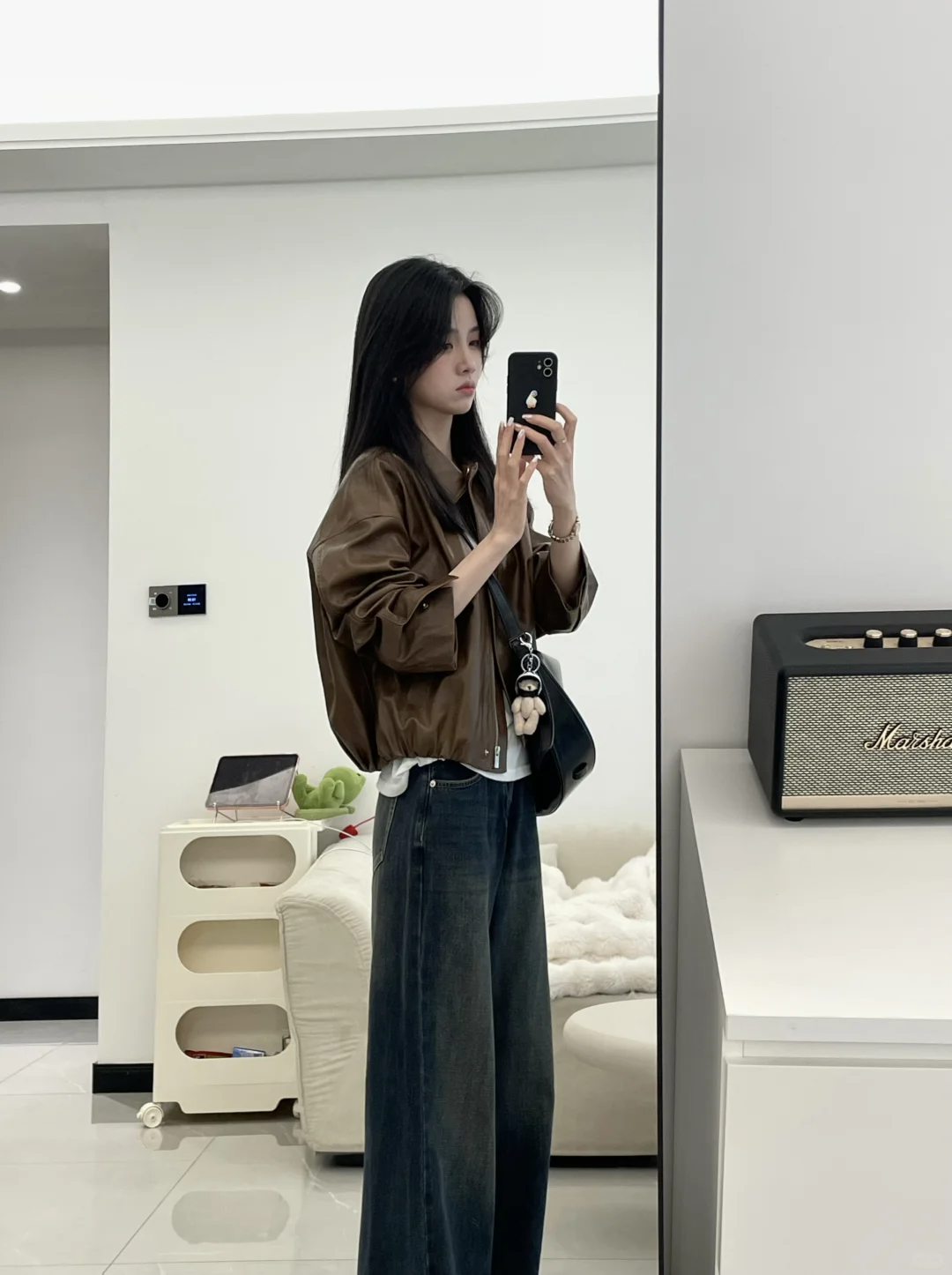 2025入秋一整套女茶系穿搭高级感PU皮衣外套女搭配牛仔裤两件套装