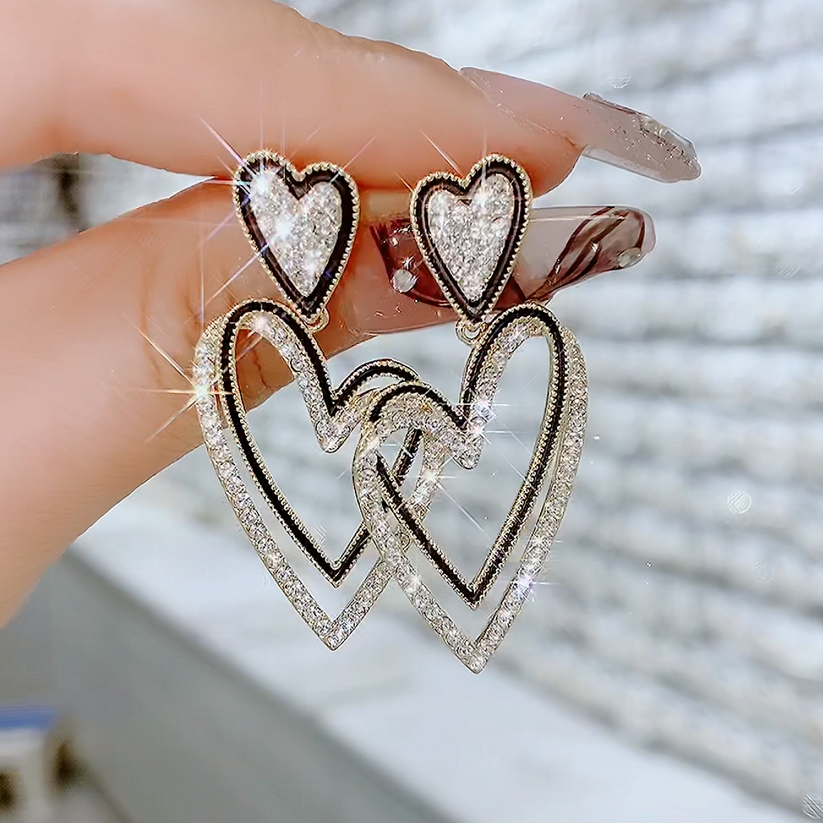 铜合金玻璃耳饰 599精致轻奢时尚个性满钻气质潮流爱心百搭耳环