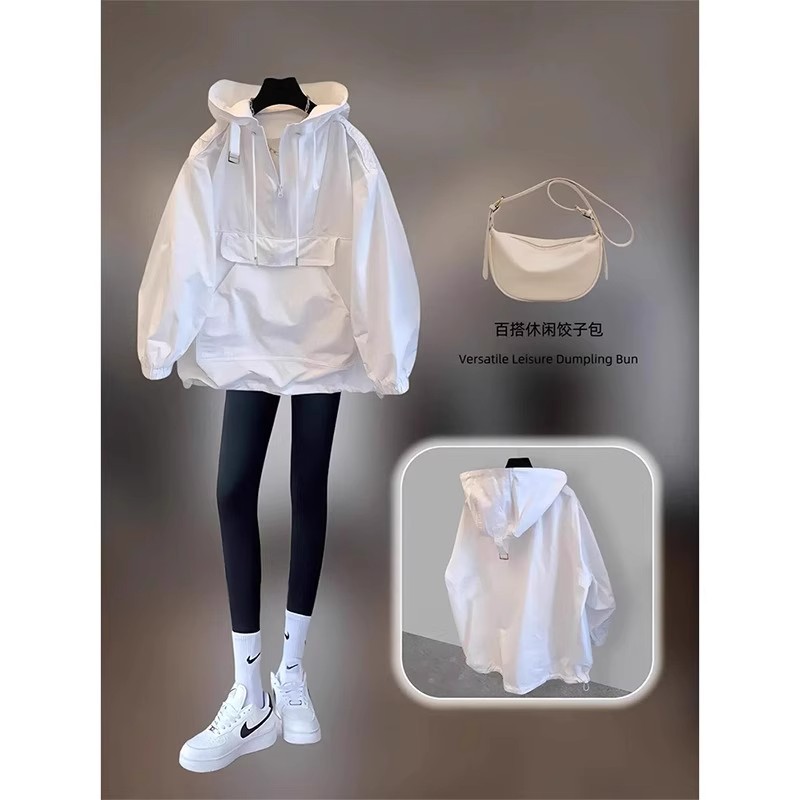 芯娇晴白色连帽冲锋衣外套女2025秋新款爆款欧货宽松休闲带帽上衣