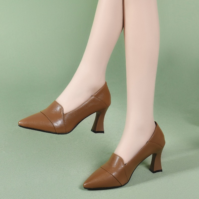 单鞋女春秋软皮夏季女鞋中跟小皮鞋2025年春季新款尖头粗跟高跟鞋