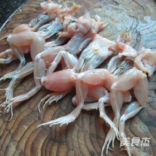 蛙肉（稻田蛙现杀鲜嫩）