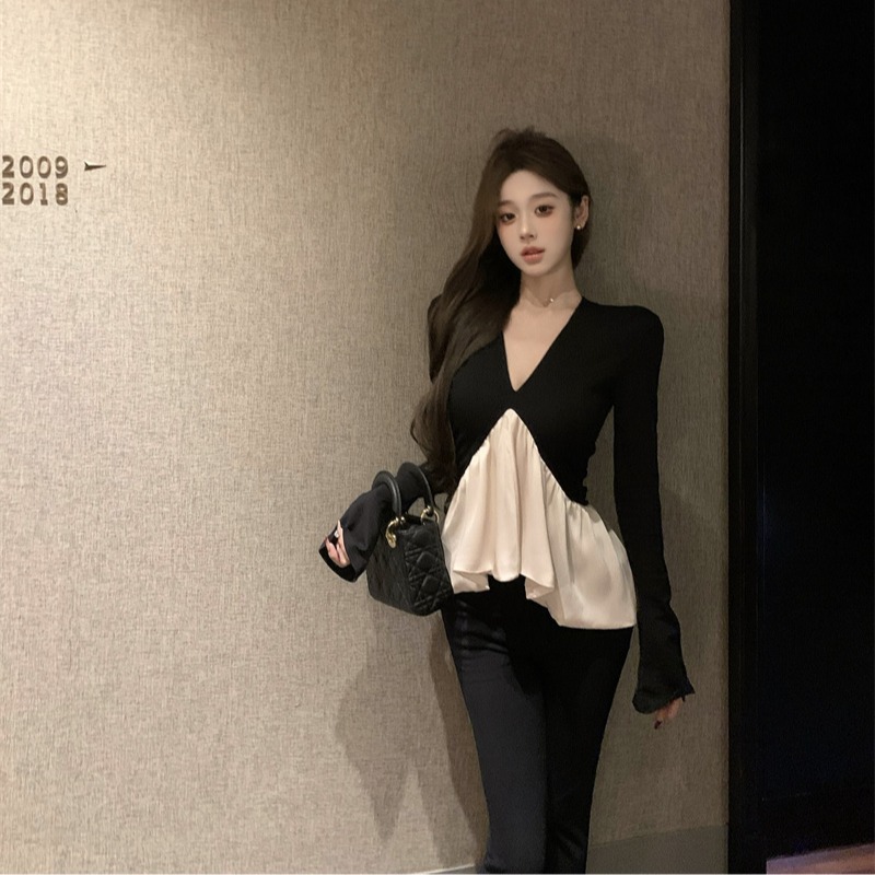 法式高级感撞色拼接v领长袖不规则T恤女秋小众轻熟风显瘦百搭上衣