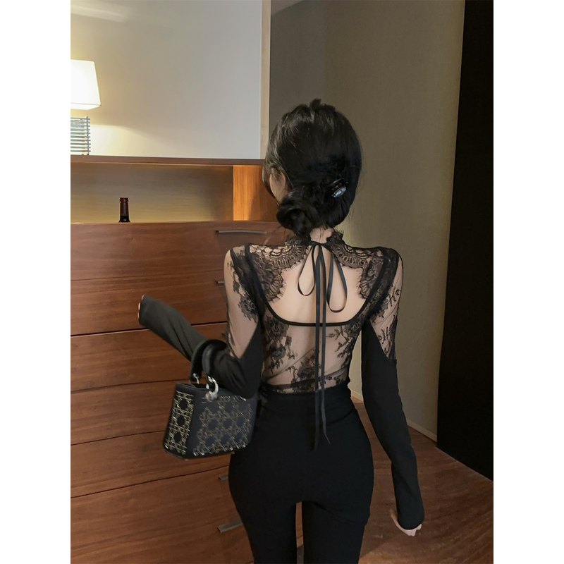 黑色纯欲气质拼接蕾丝镂空美背系带百搭T恤女冬修身显瘦气质上衣