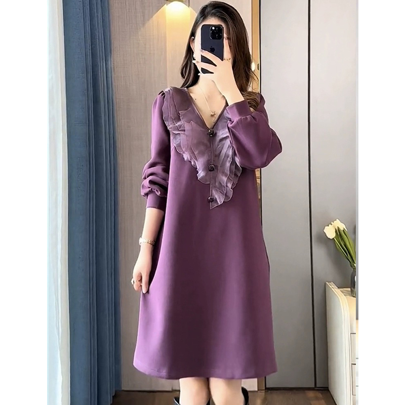 V领秋季新款大码女装时尚设计感宽松显瘦遮肉2025年连衣裙长袖