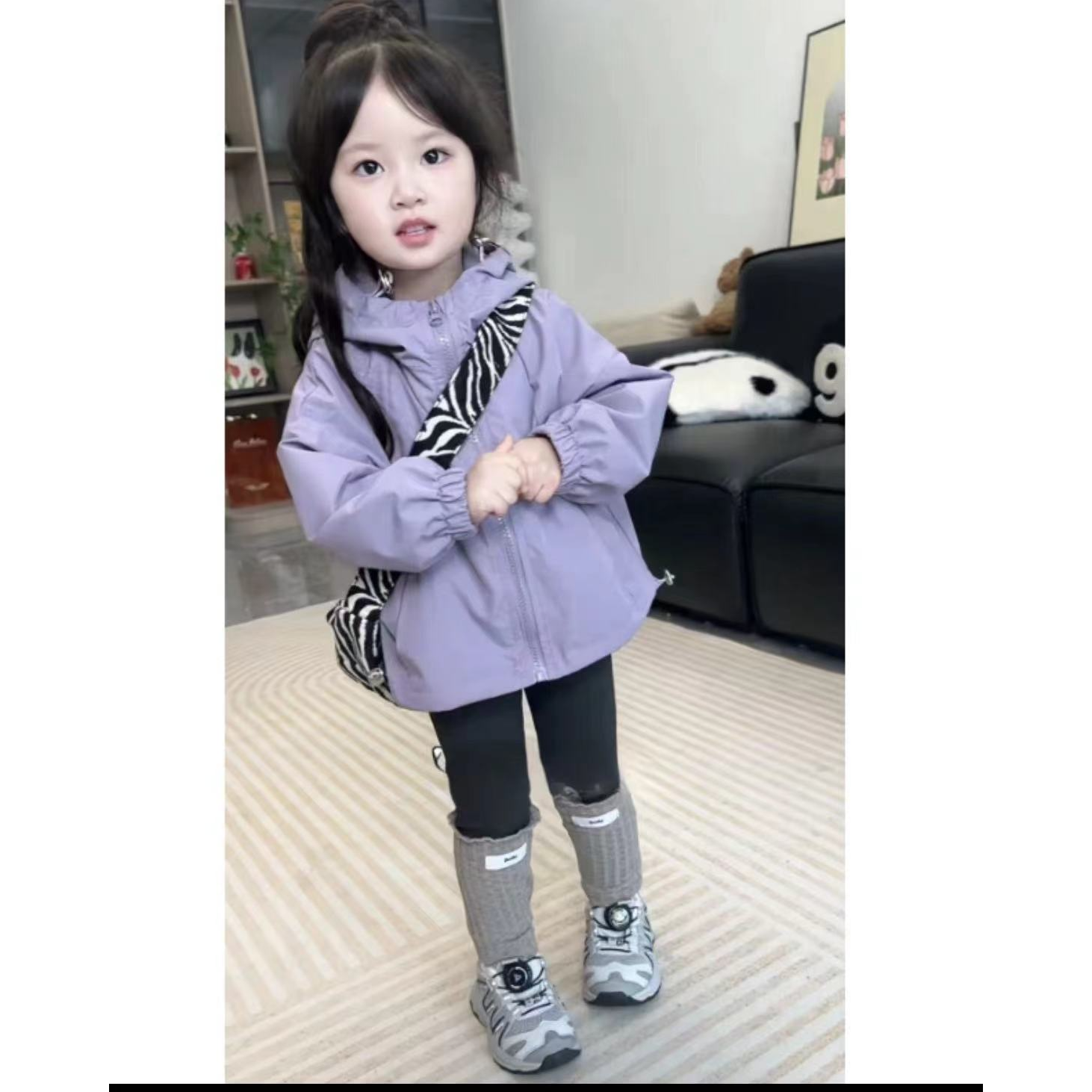 女童韩版洋气风衣外套2025春秋款儿童休闲连帽冲锋衣套装打底裤潮