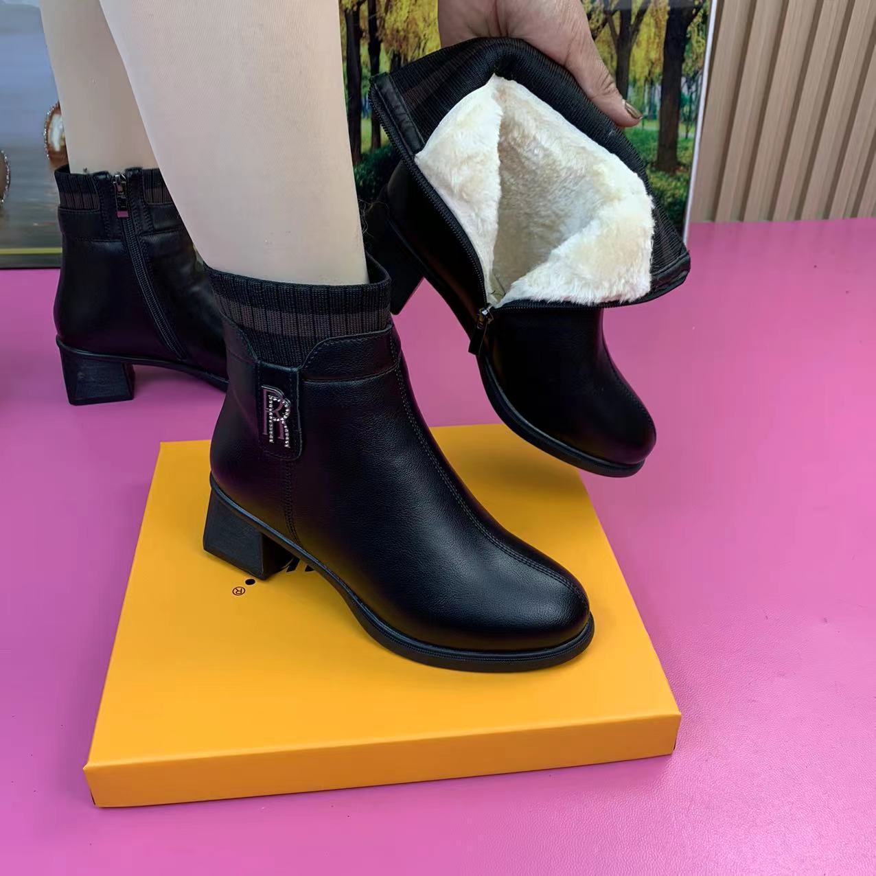 马丁靴女冬季加绒保暖妈妈鞋软底中跟短靴时尚百搭女士棉鞋