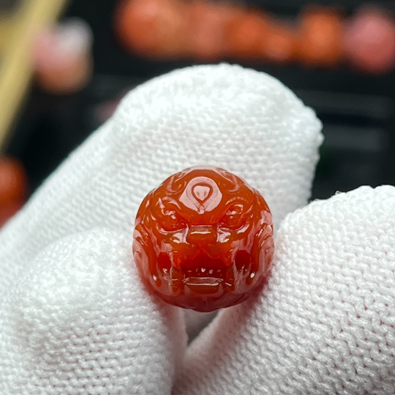 手作保山柿子红手工雕刻貔貅珠直径12mm