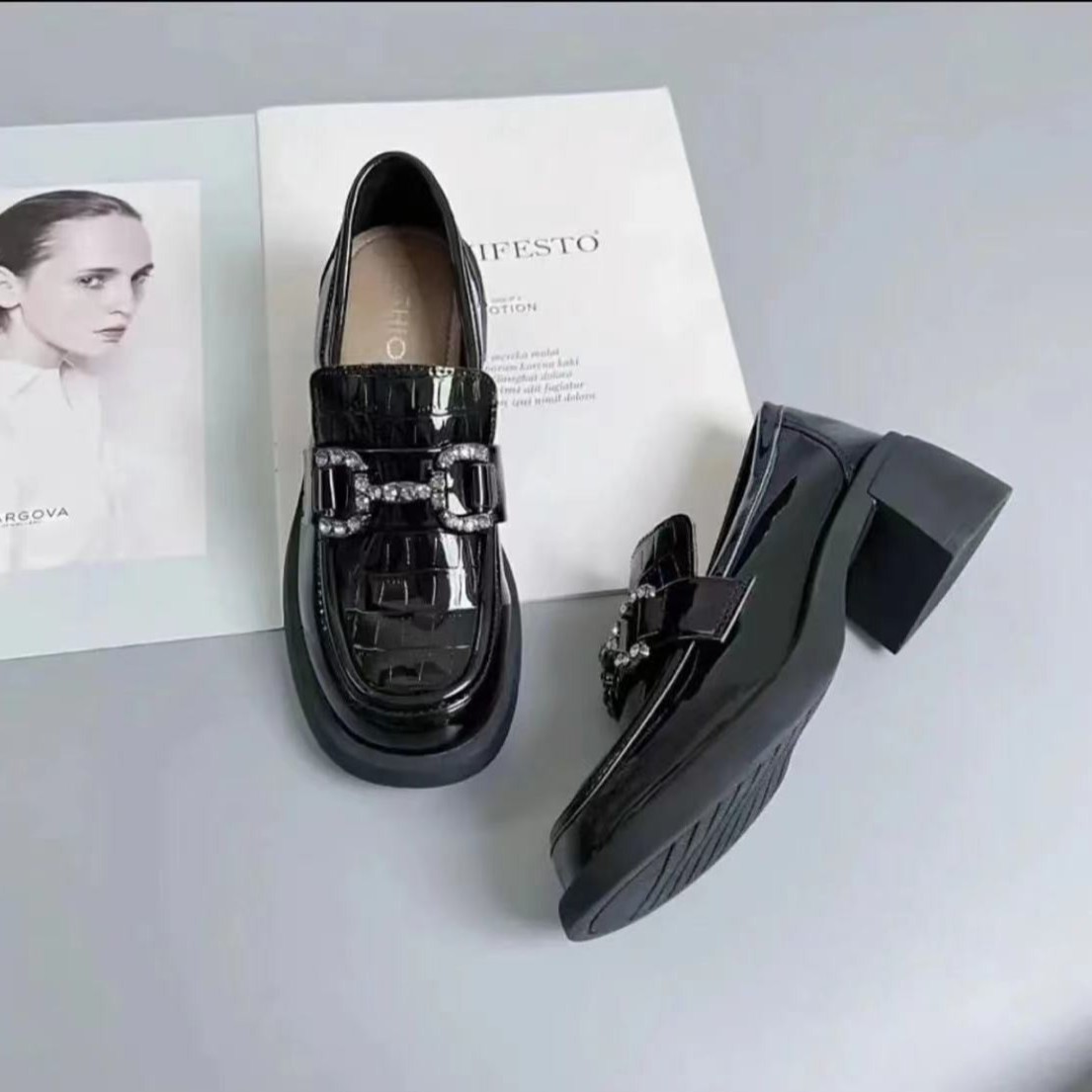 春秋时尚舒适粗跟水钻厚底乐福鞋漆皮百搭软底黑色英伦风女鞋