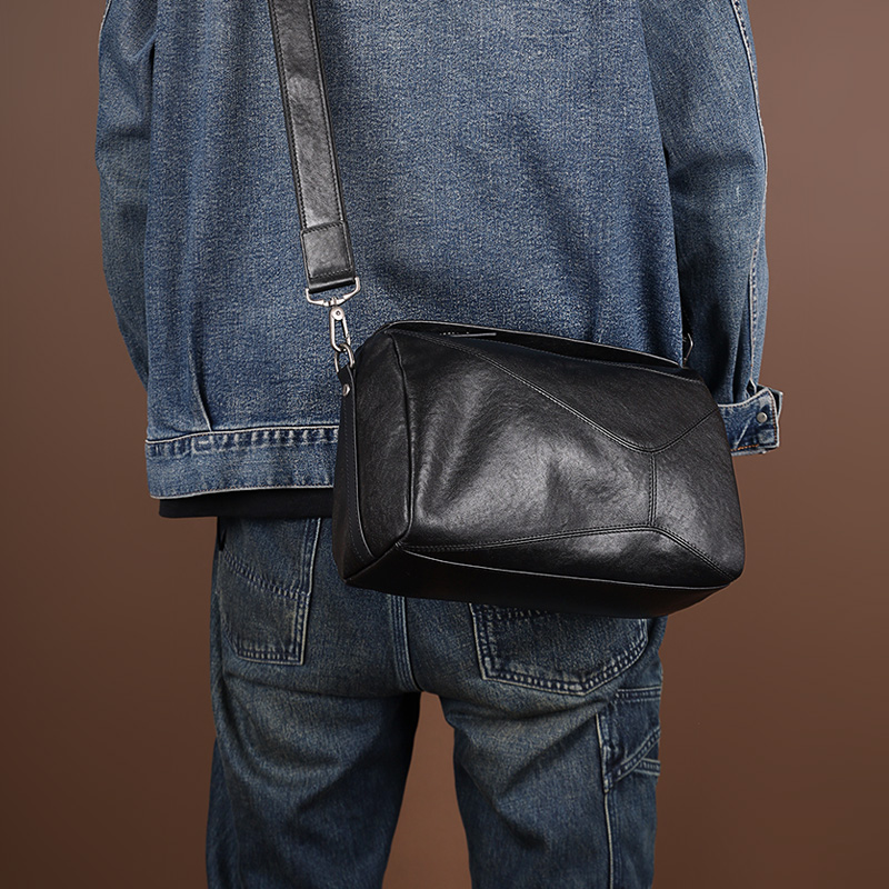 男士真皮单肩斜挎大容量时尚软皮百搭健身休闲简约男包