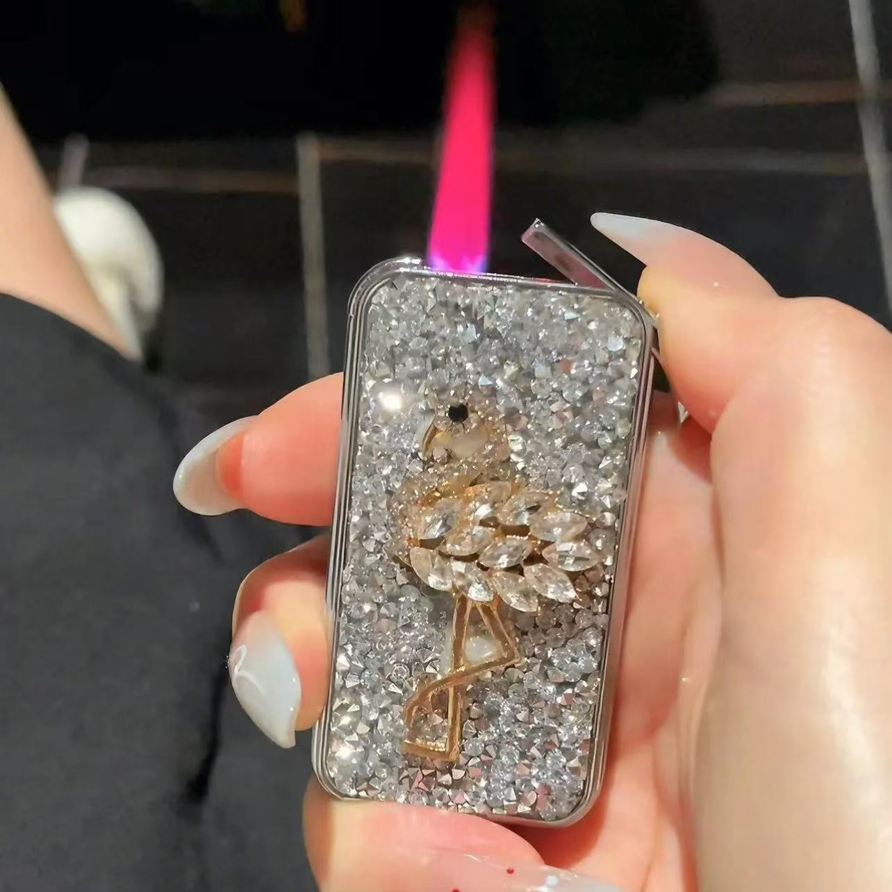 高颜值满钻轻奢打火机创意个性手工高颜值ins风防风直冲礼物潮女
