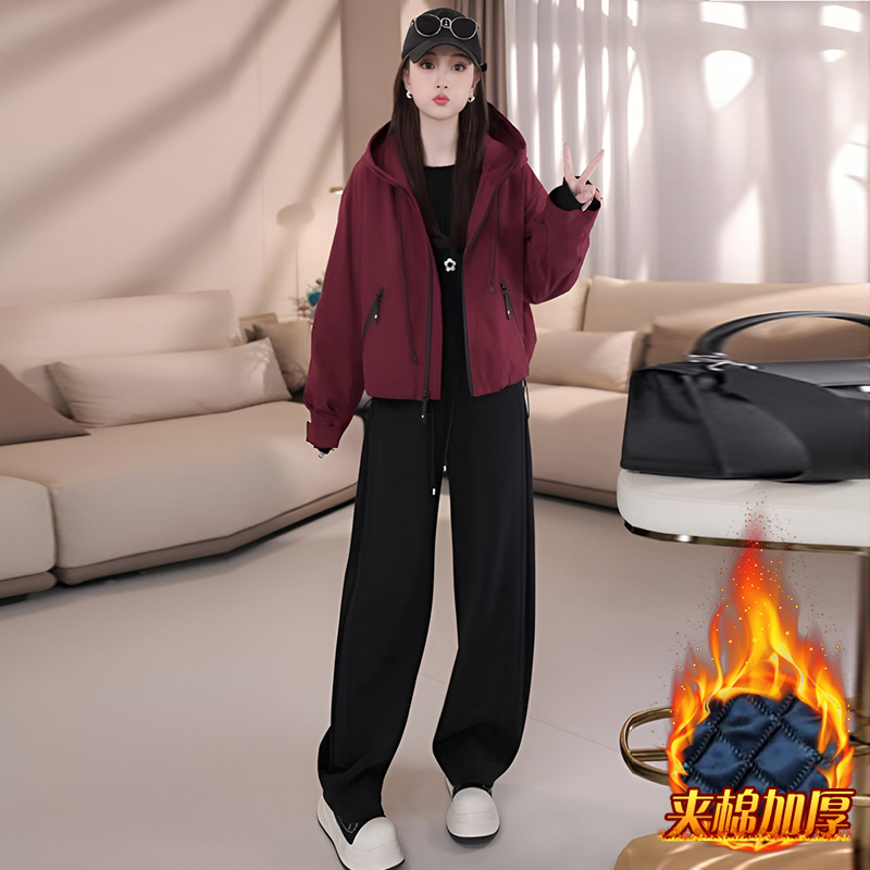 高级感连帽冲锋衣女2025秋冬季新款小个子休闲百搭加厚拉链短外套