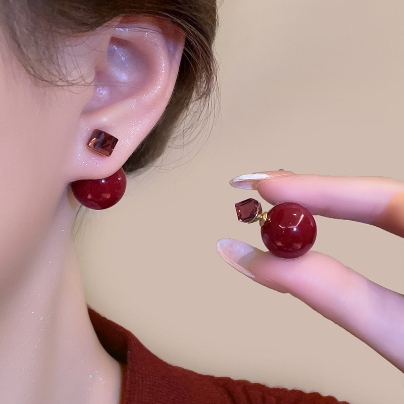 合金耳饰 秋冬复古安可拉红珠珠方糖耳环法式轻奢高级感耳钉耳饰