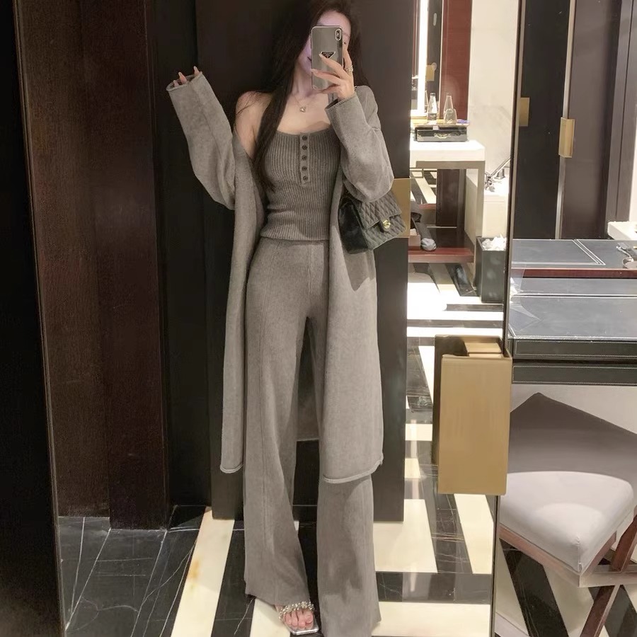 灰色开衫毛衣外套套装女秋冬季修身显瘦吊带背心针织阔腿裤三件套