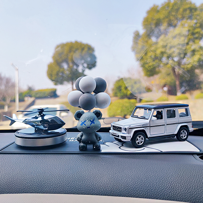 太阳能飞机车载香水汽车香薰摆件创意暴力熊车内除异味香氛装饰品