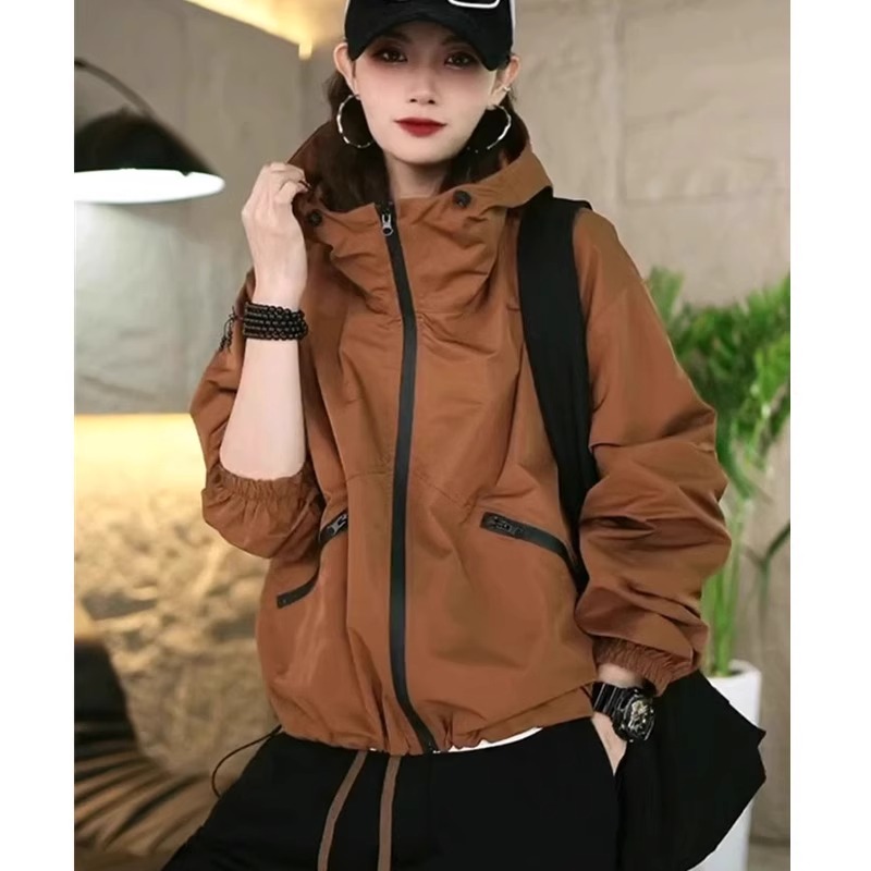 宽松大码冲锋衣外套女2025欧洲站春秋薄款时尚休闲纯欲慵懒风女装