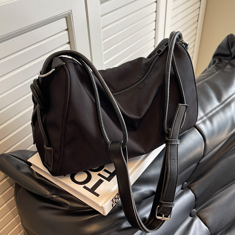 休闲大容量包包女2025新款潮简约牛津布单肩包百搭通勤斜挎托特包