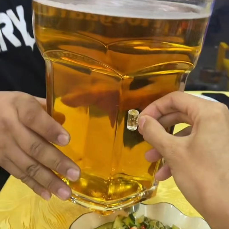 迷你小酒杯扎啤杯啤酒洋酒鸡尾酒杯网红同款超级小号创意趣味杯子