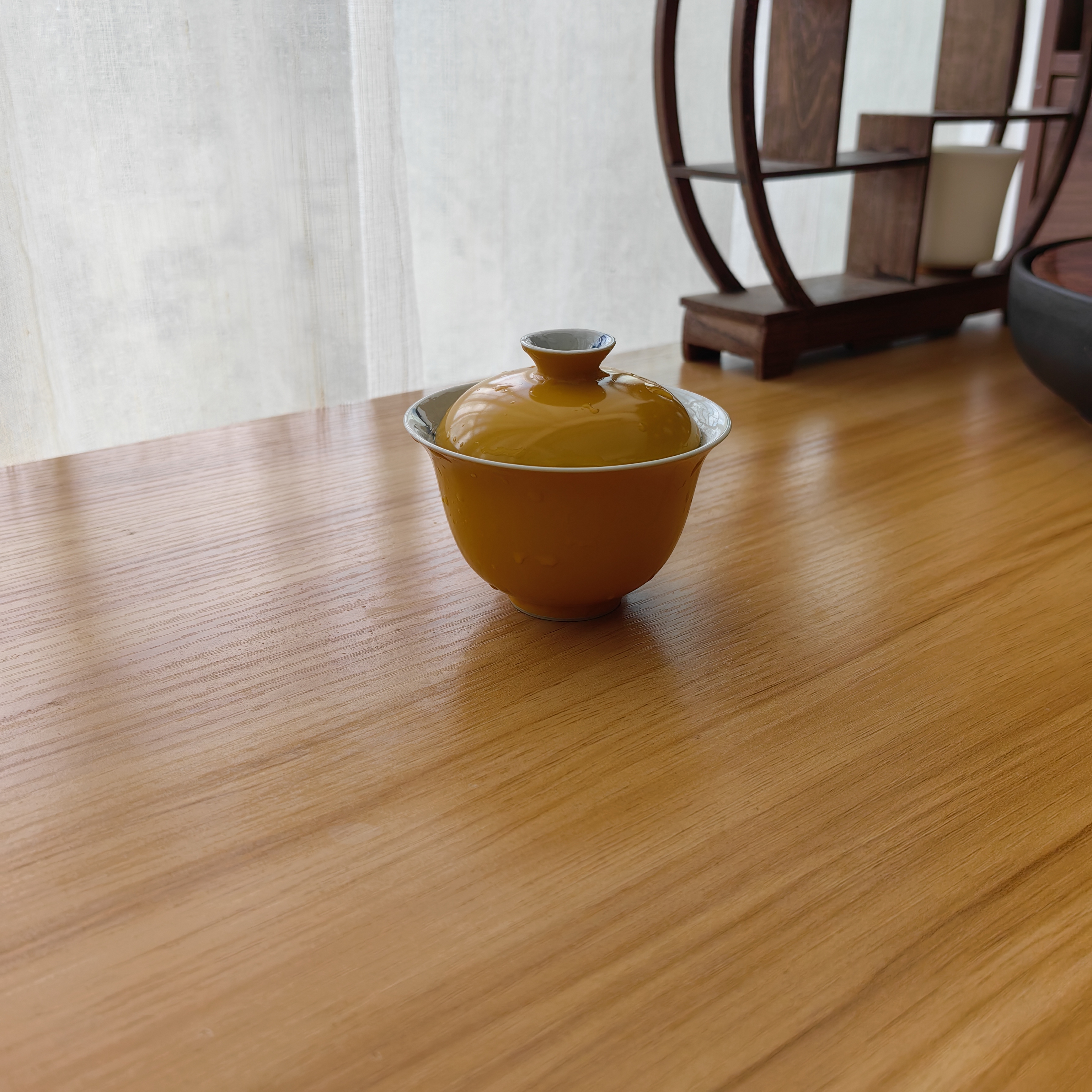 手绘颜色釉黄釉隐竹二才盖碗