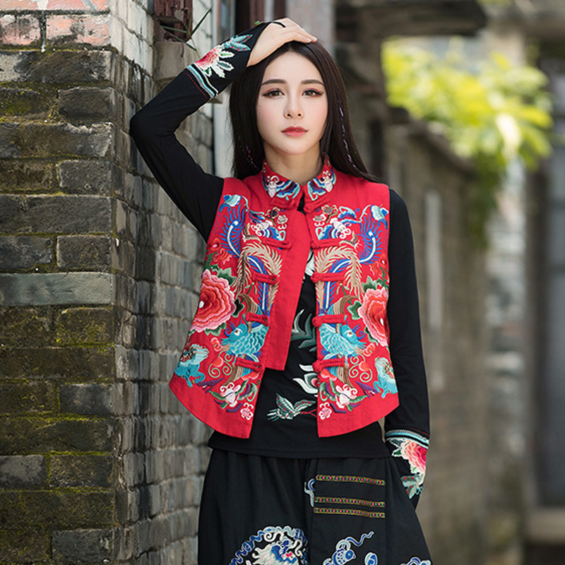 女马甲短款春秋中式盘扣刺绣洋气背心女装民族风马夹复古开衫坎肩
