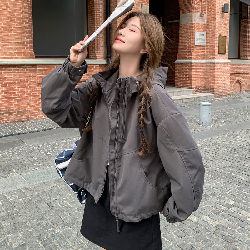 炸街爆款短款外套女春季新款2024韩版设计感小个子休闲宽松冲锋衣