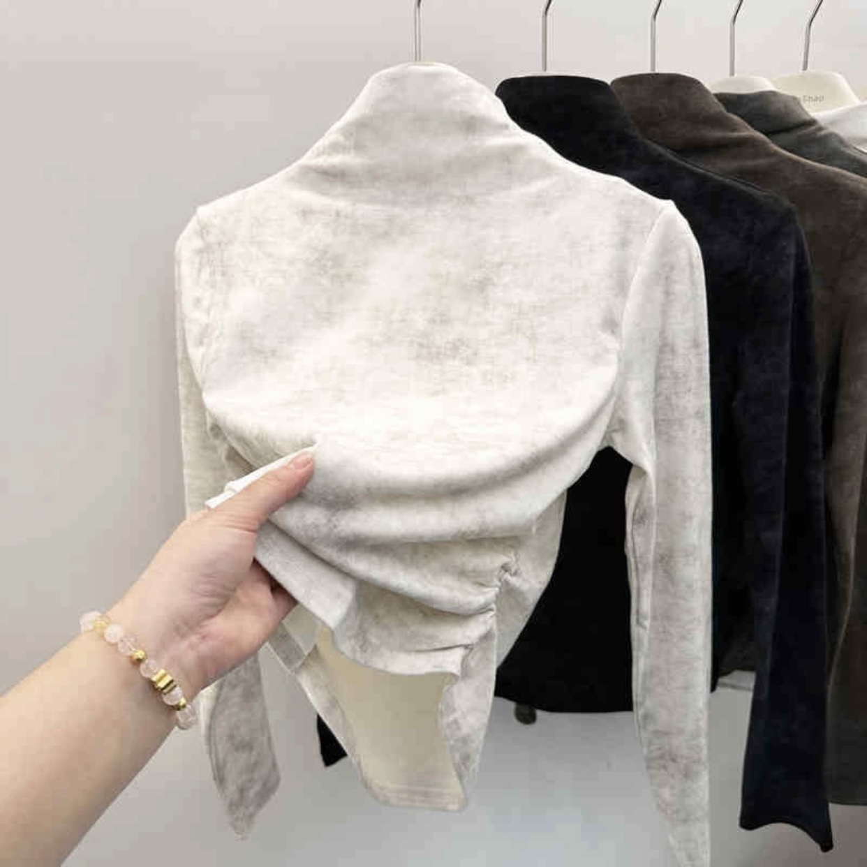 小众正肩半高领褶皱收腰扎染长袖秋冬新款设计感德绒内搭打底衫女