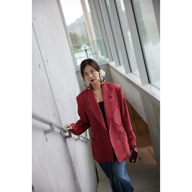 TRACYCHU 欧若风秋冬新品高定 中国红色 真丝立体款提花西装气质