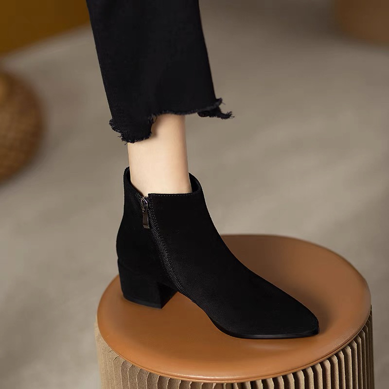 秋冬早春磨砂女鞋黑色裸靴工作鞋中跟大码女靴百搭尖头粗跟短靴