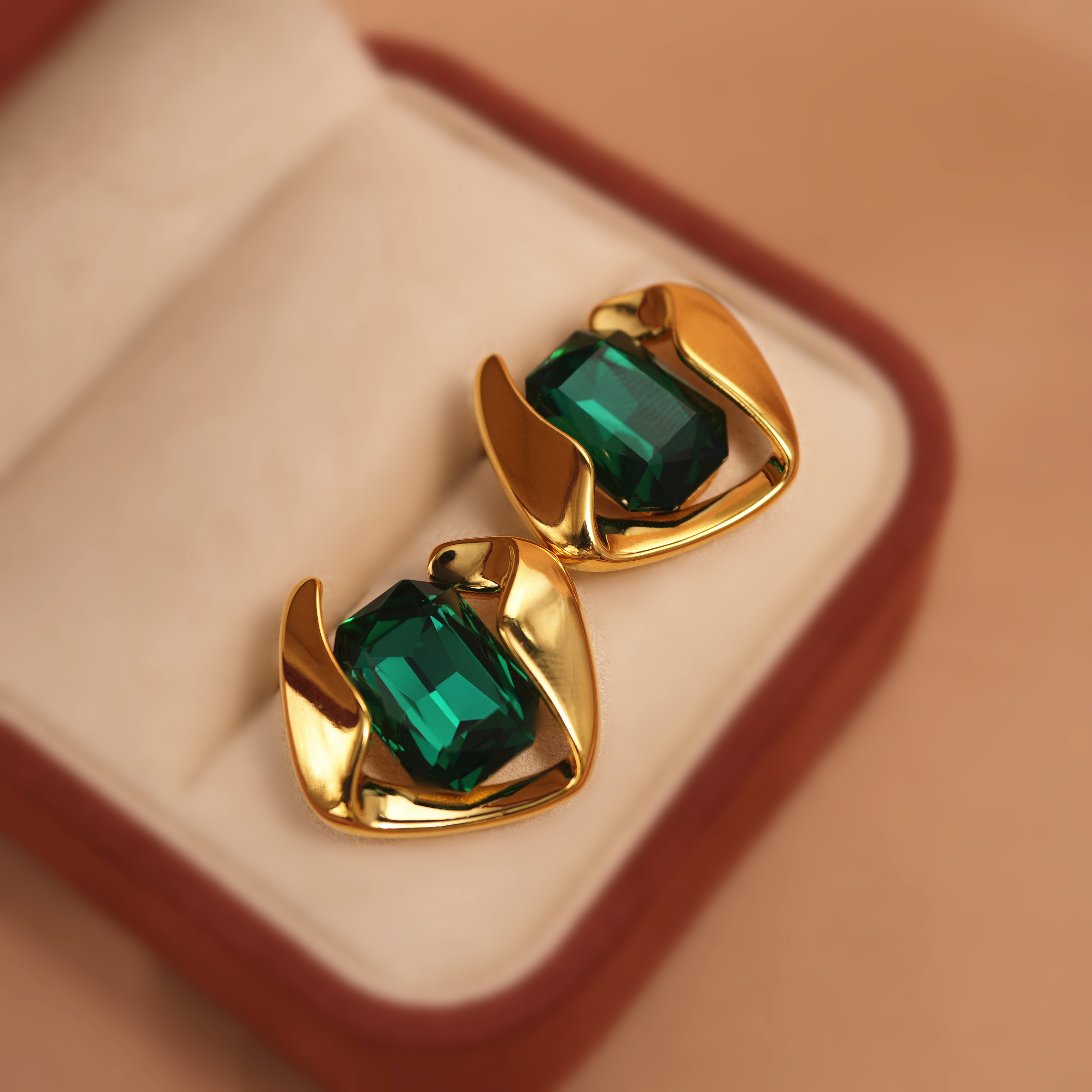 铜合金合成锆石耳饰 法式复古绿色耳钉2025新款轻奢高级感耳环女