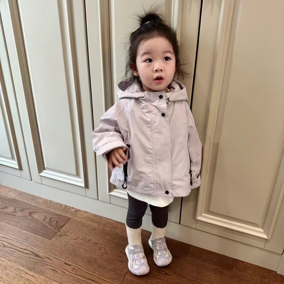 女宝宝紫色冲锋衣春秋款防风连帽外套儿童洋气户外宝宝上衣时尚
