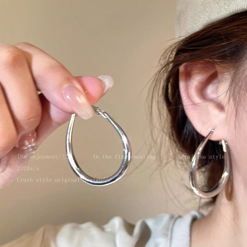 素圈耳环女2024年新款爆款圆圈耳钉复古气质大耳圈显脸小夏天耳饰