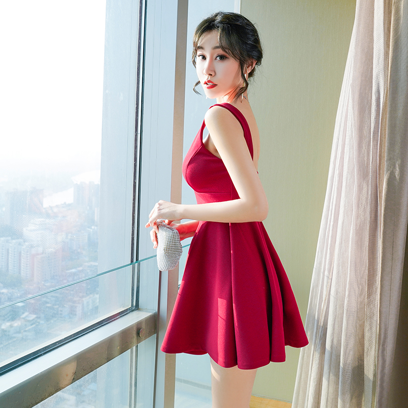 洋气衣服女短款性感露背黑色夏季短裙显瘦遮肉夜场夜店气质女装