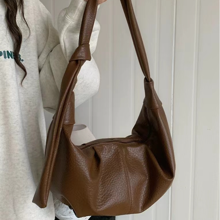 韩系ins大容量复古软皮褶皱饺子包慵懒风休闲百搭通勤单肩斜挎包