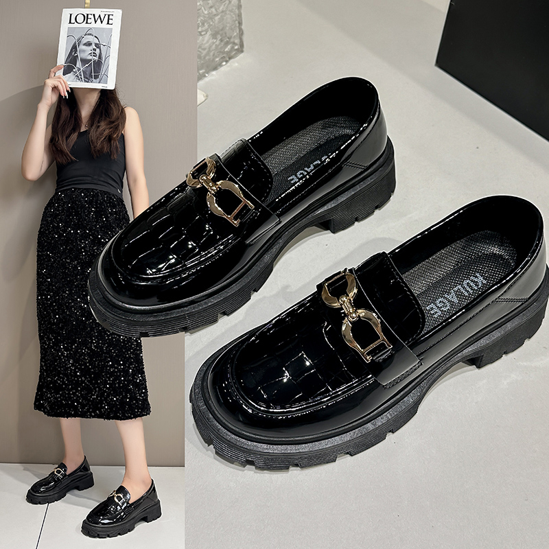 【时髦好物】百搭乐福鞋黑色复古粗跟厚底圆头漆皮单鞋